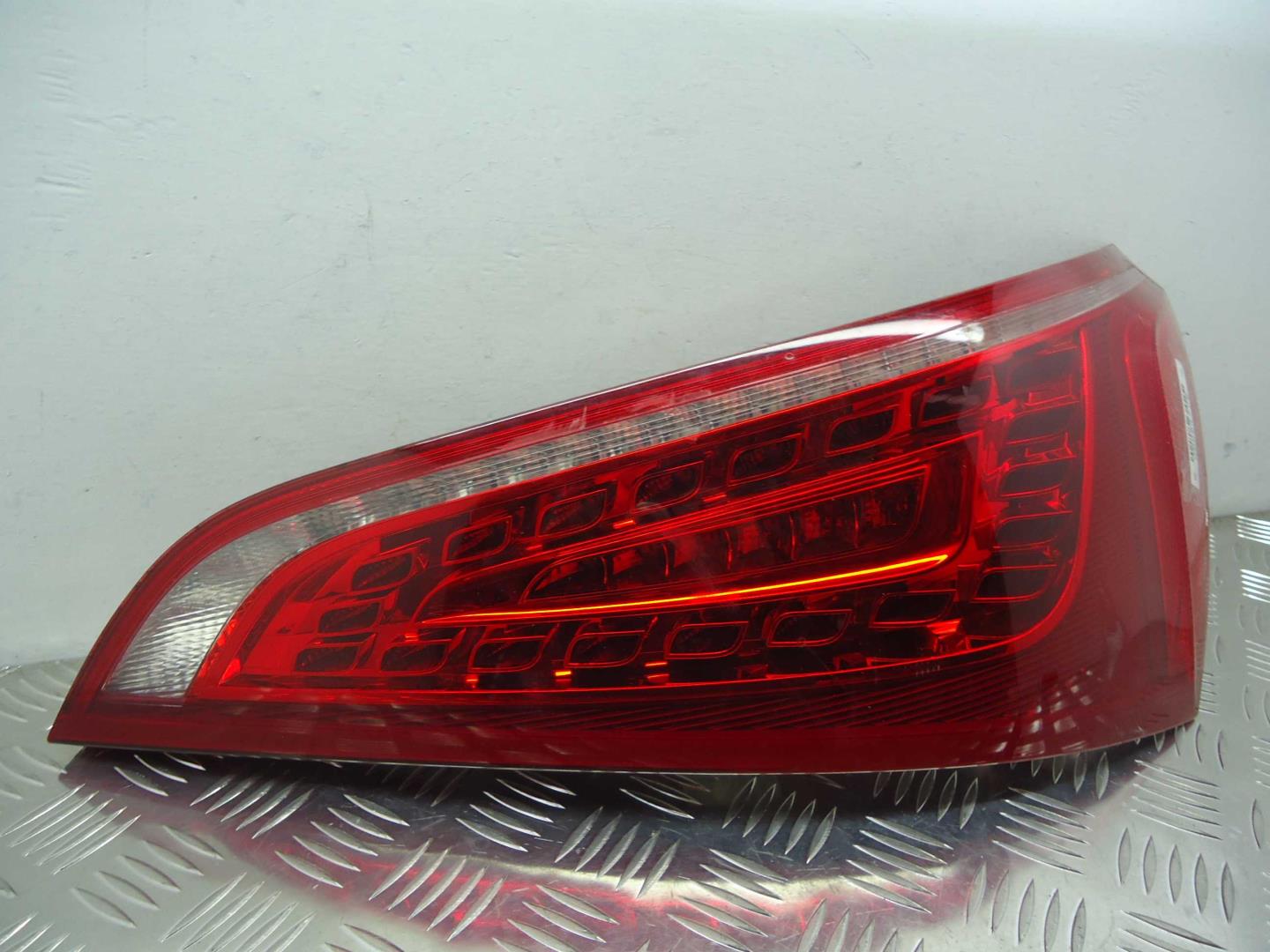 Фонарь задний внутренний правый