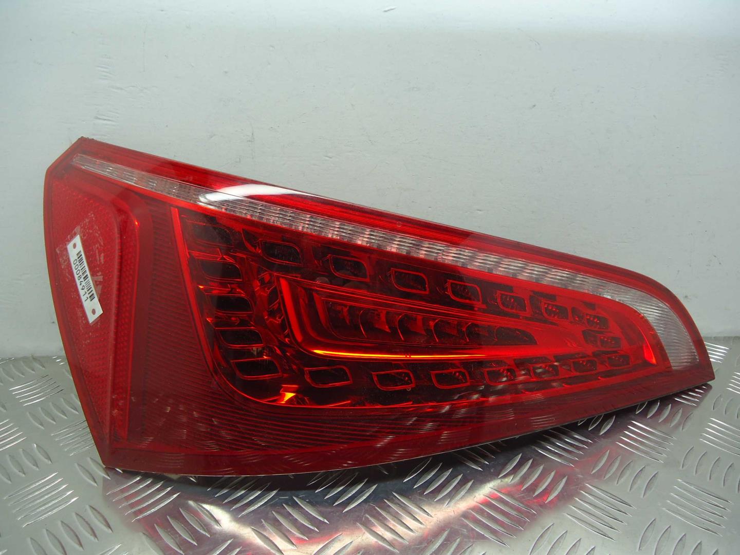 Фонарь задний внутренний левый