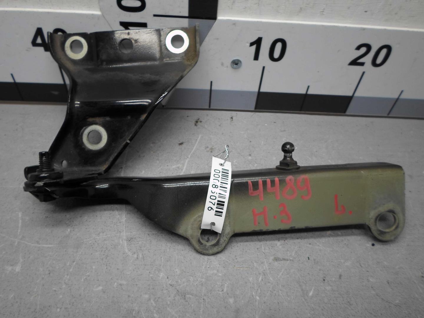 Петля капота левая