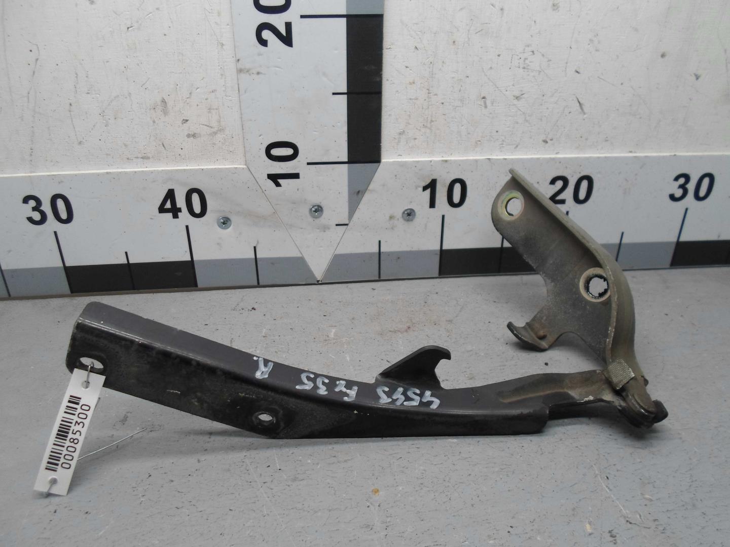 Петля капота правая