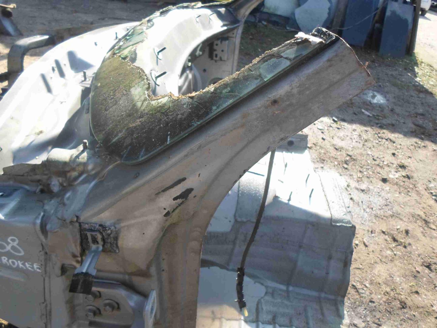 Петля двери передней