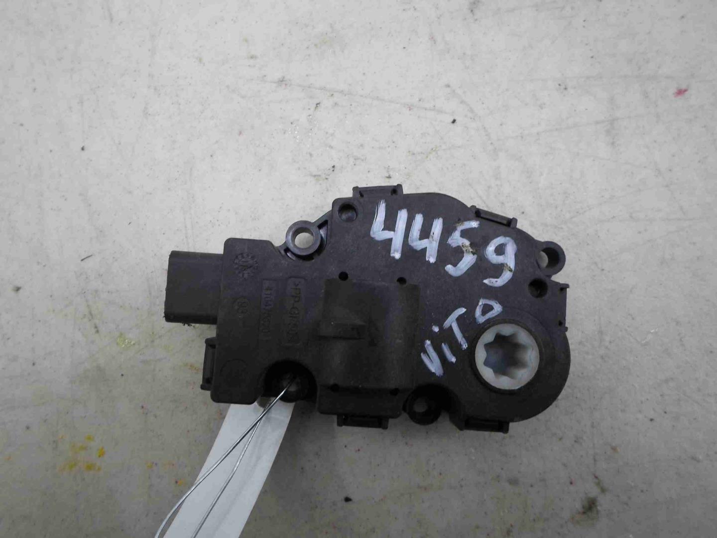 Моторчик заслонки печки