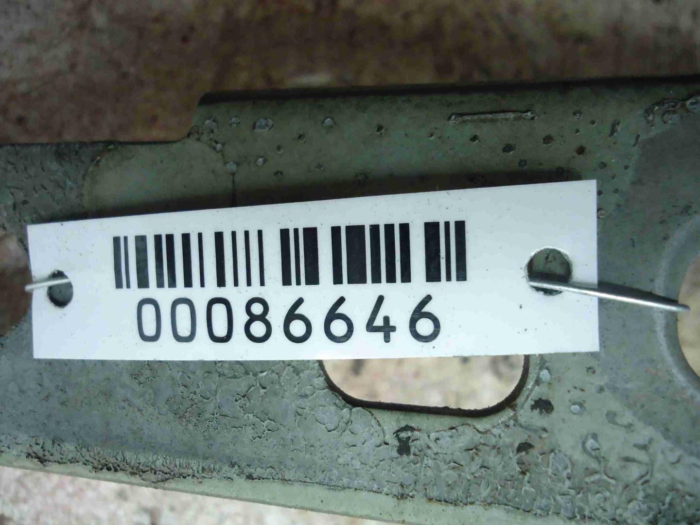 Петля капота левая