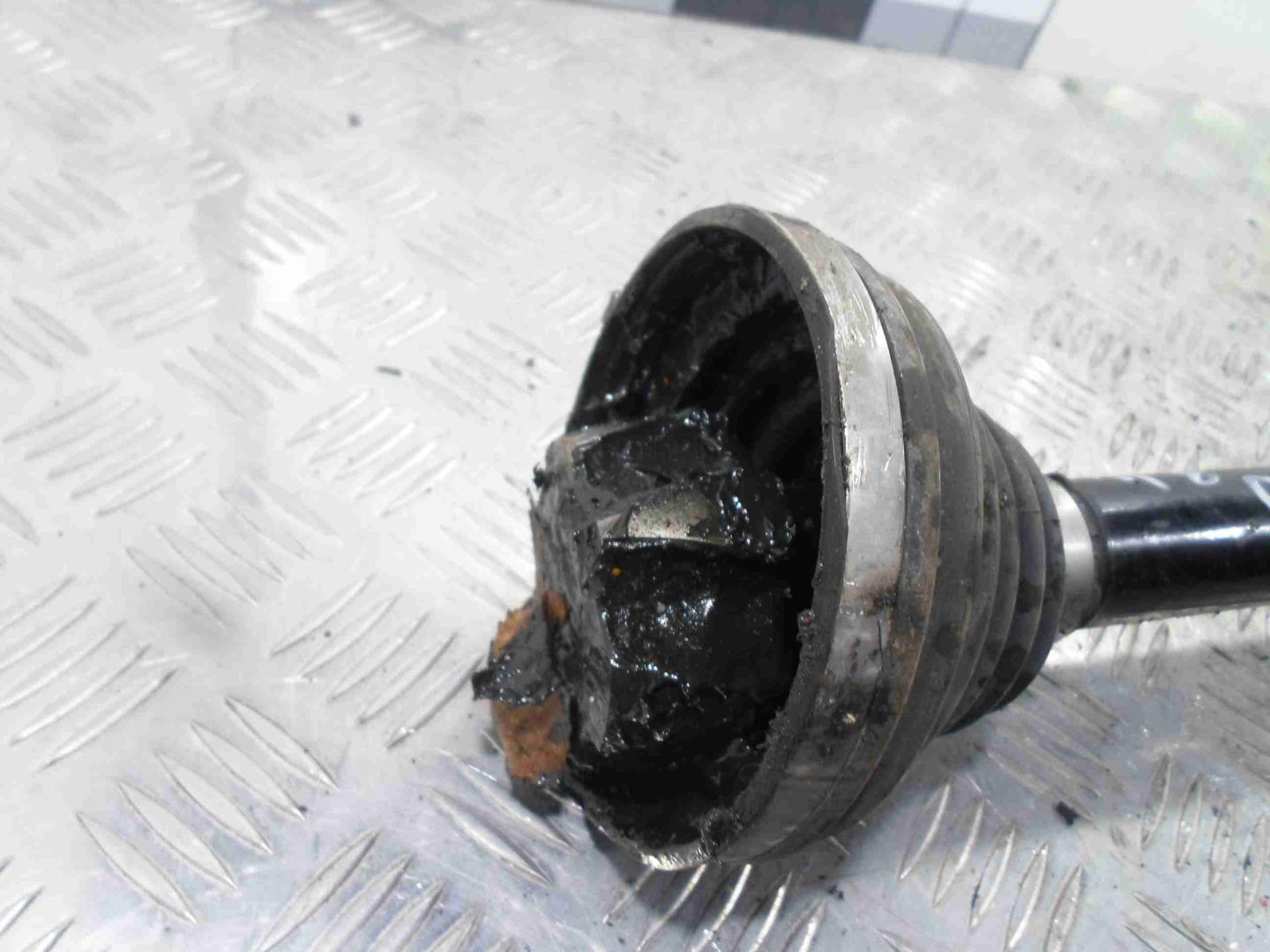 Полуось задняя левая