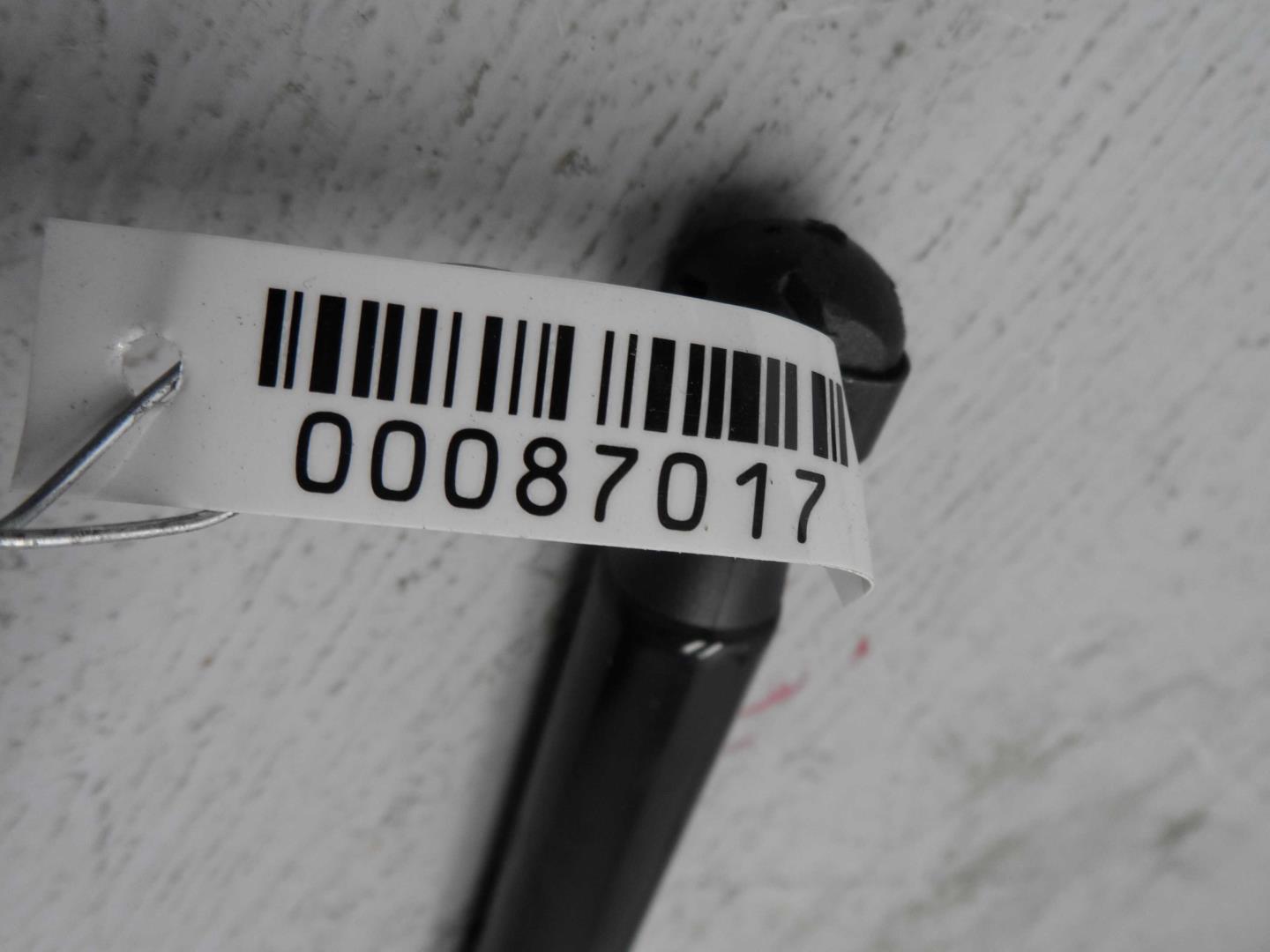 Амортизатор крышки багажника