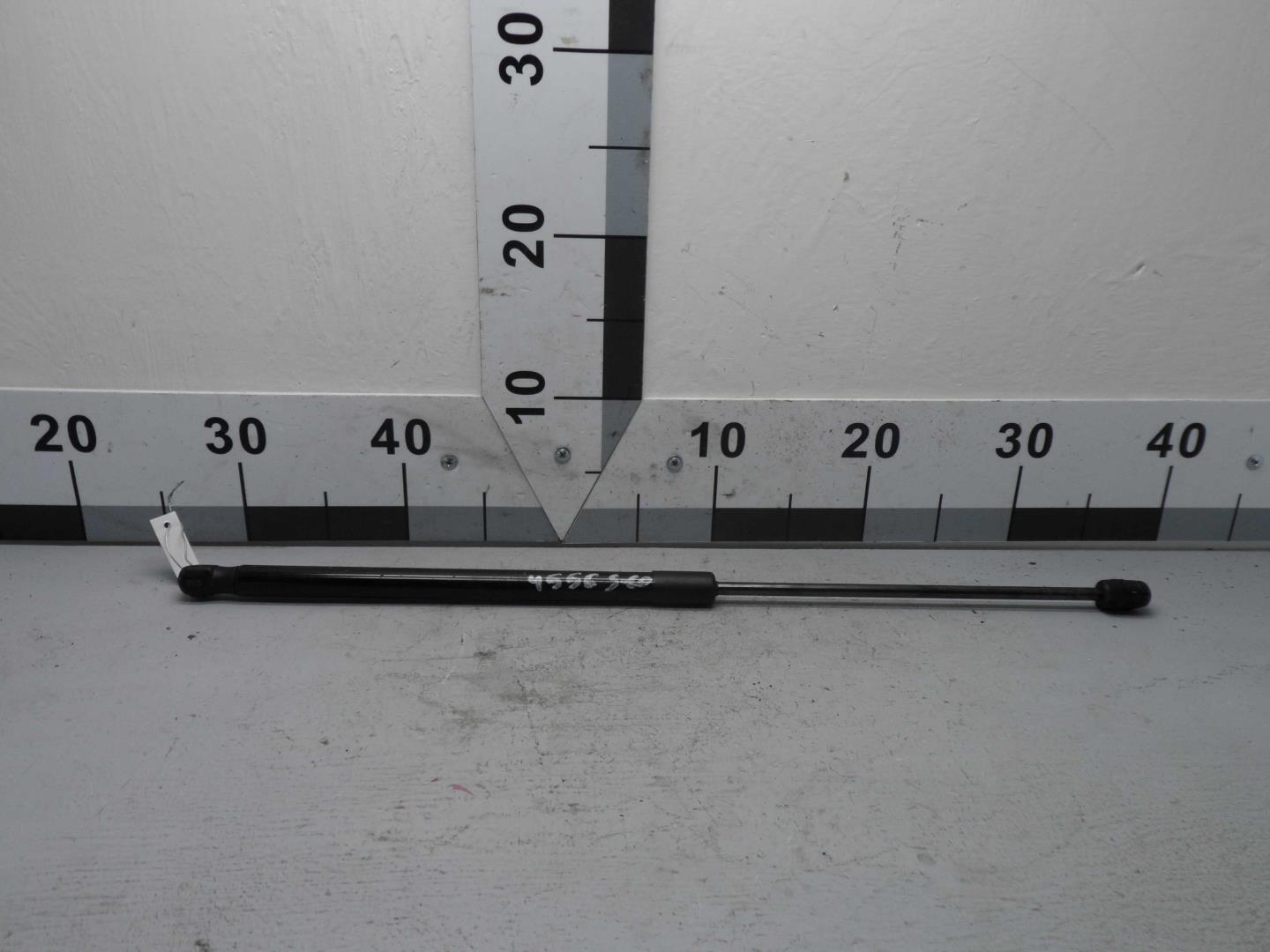 Амортизатор крышки багажника