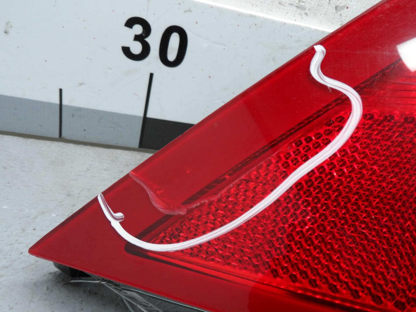 Фонарь задний наружный левый