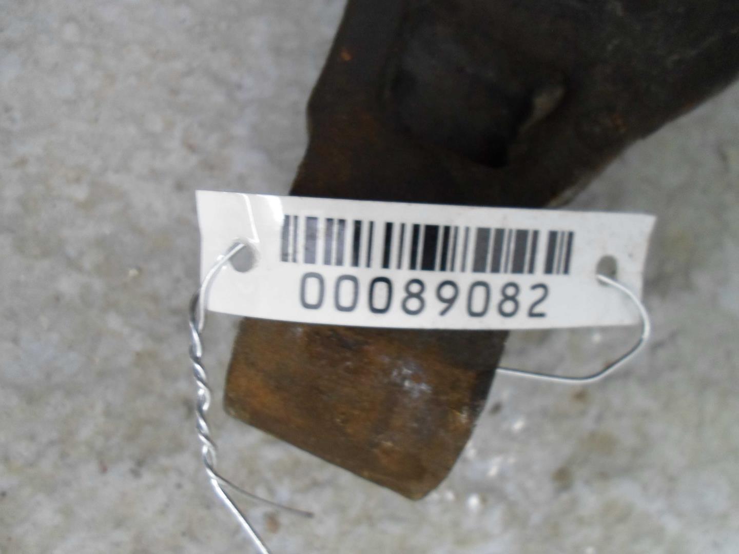 Рычаг передний нижний правый