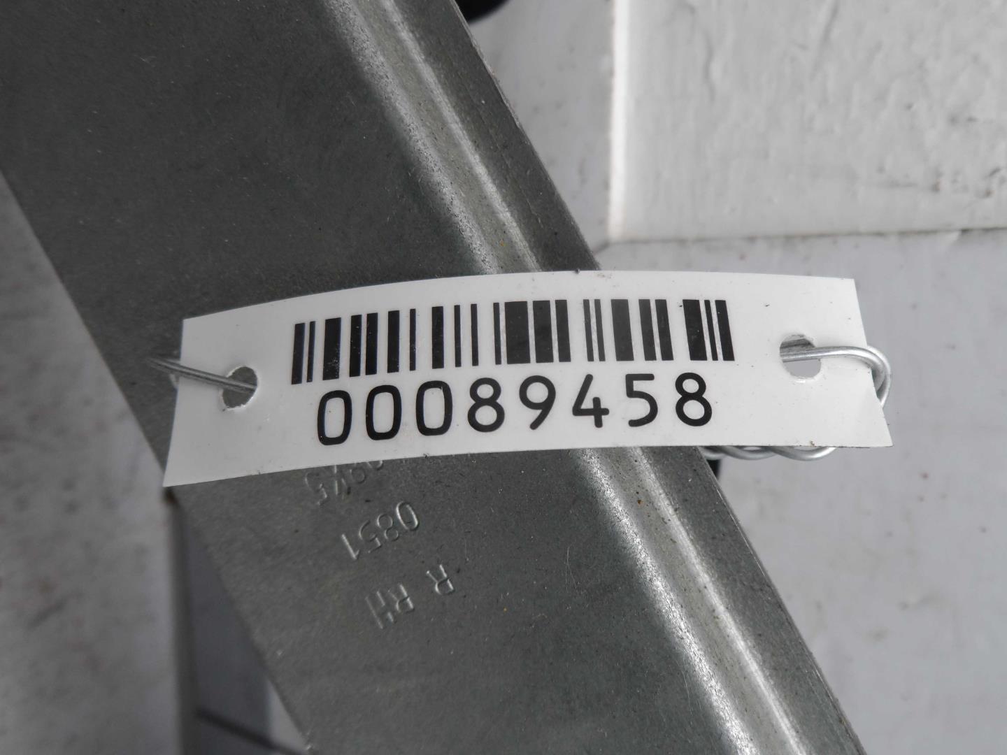 Стеклоподъемник электр. задний правый