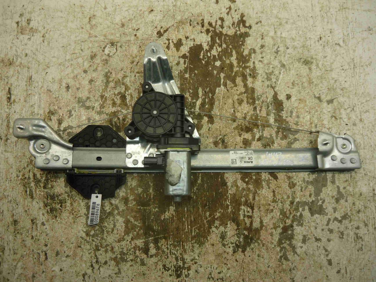 Стеклоподъемник электр. задний правый