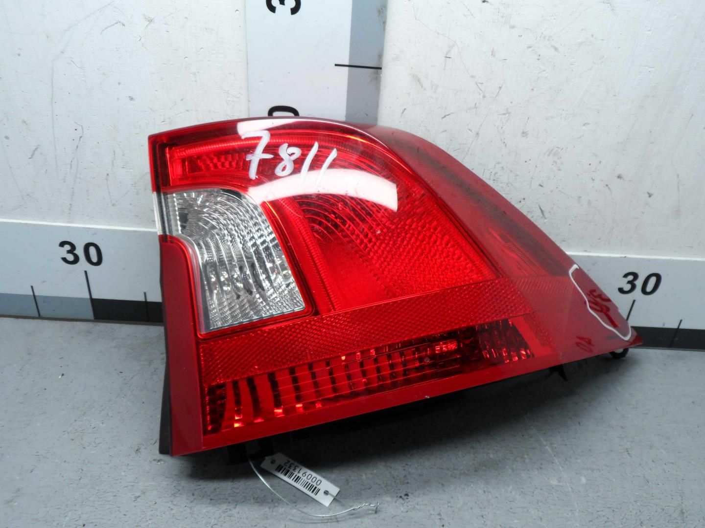 Фонарь задний наружный правый