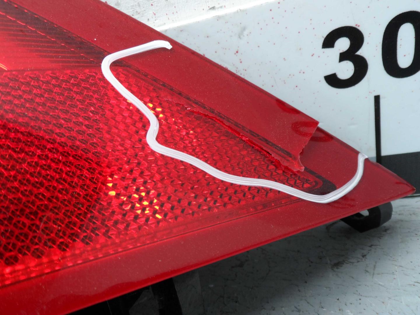 Фонарь задний наружный правый