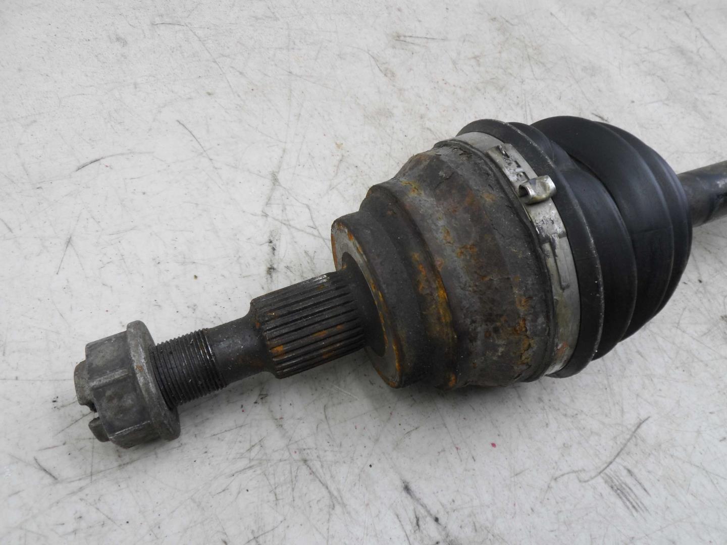 Полуось передняя правая