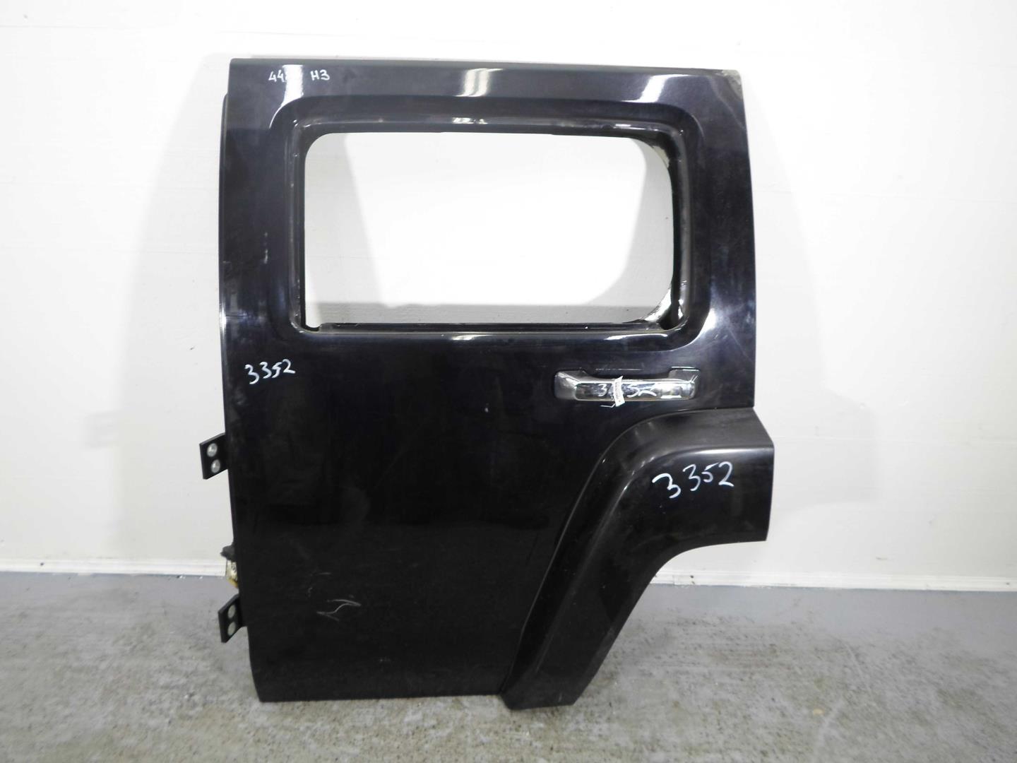 Дверь задняя левая