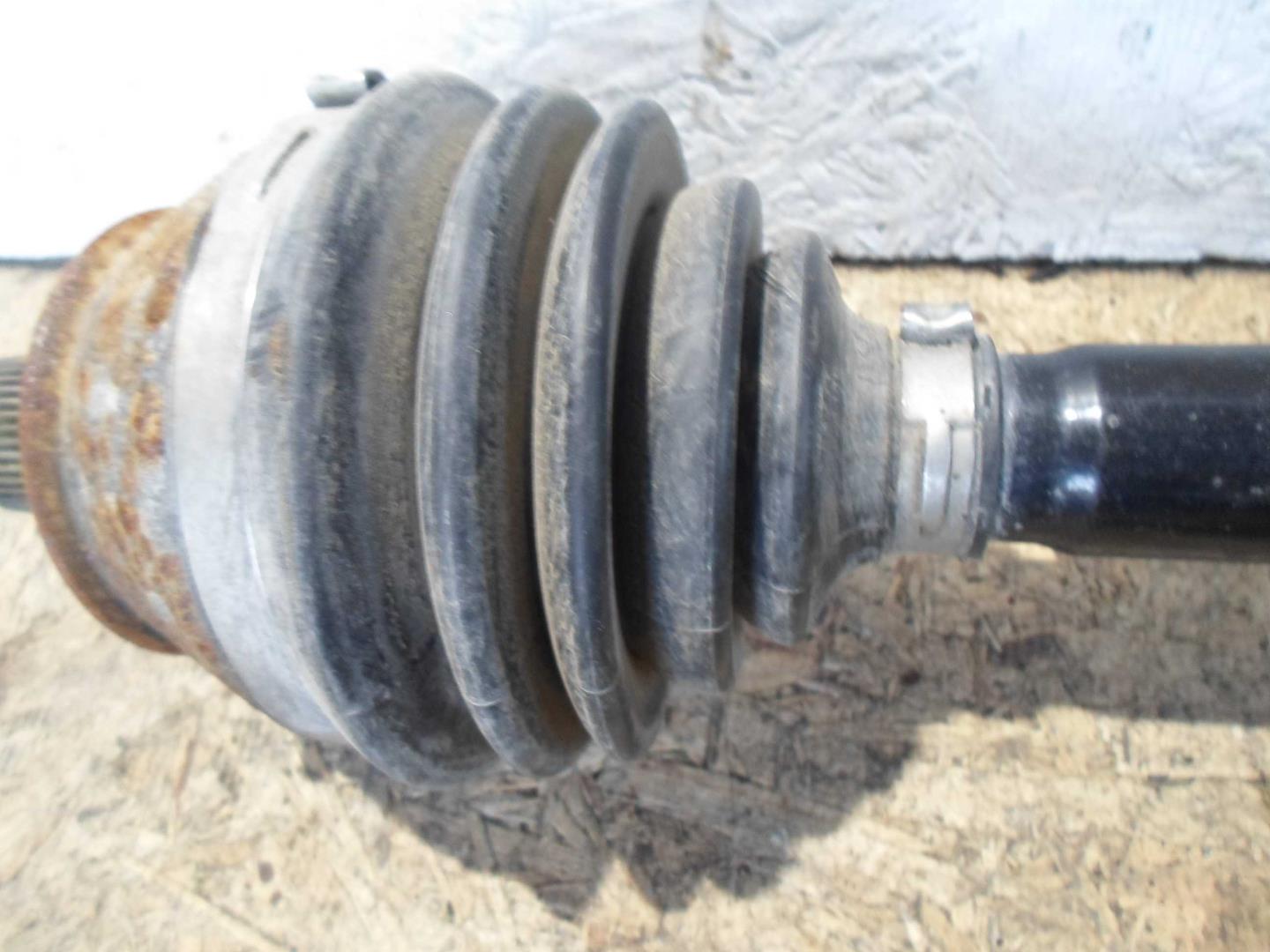 Полуось передняя правая