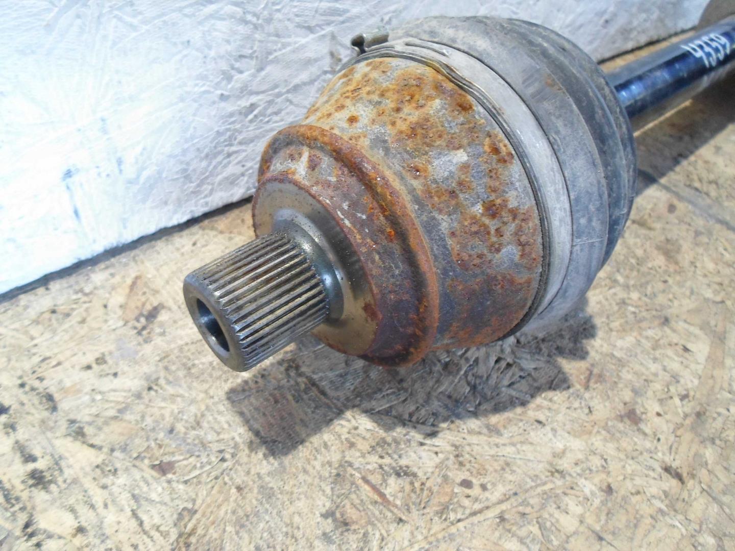 Полуось передняя правая