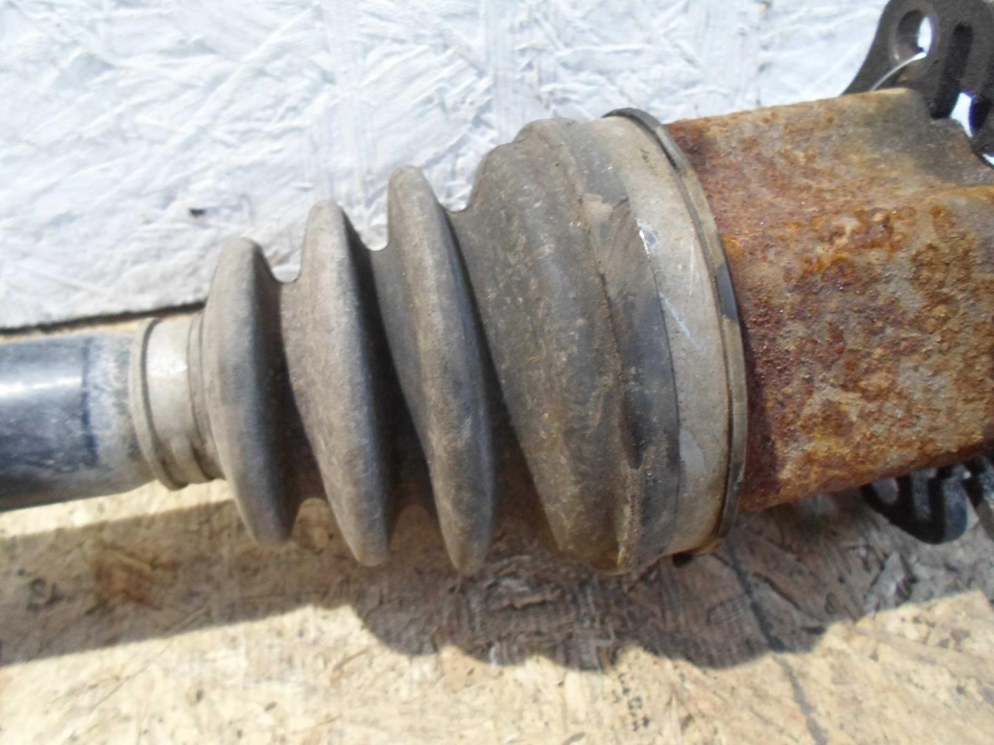 Полуось передняя правая