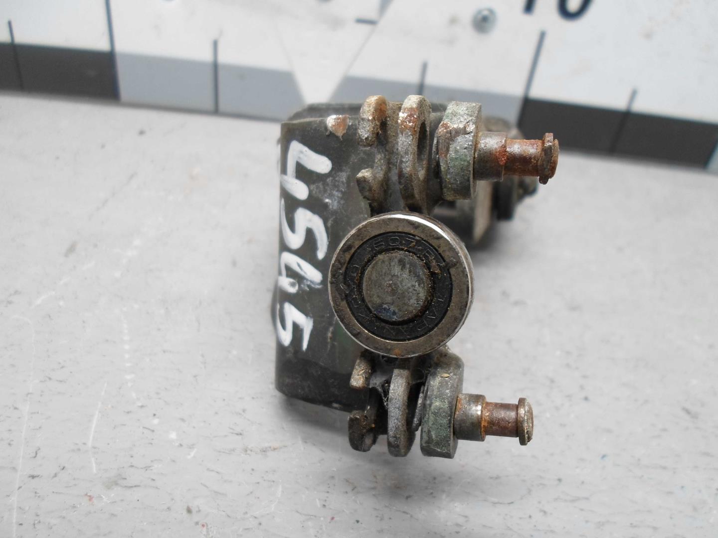 Петля двери