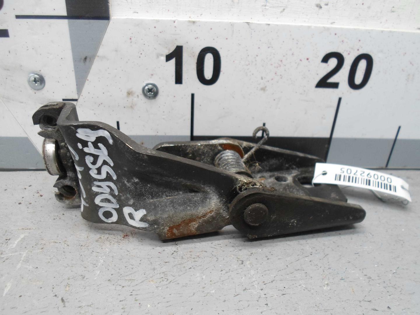 Петля двери