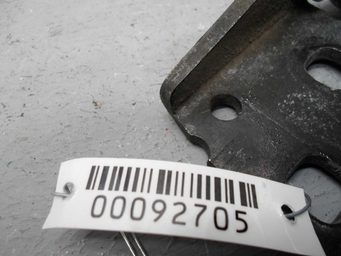 Петля двери