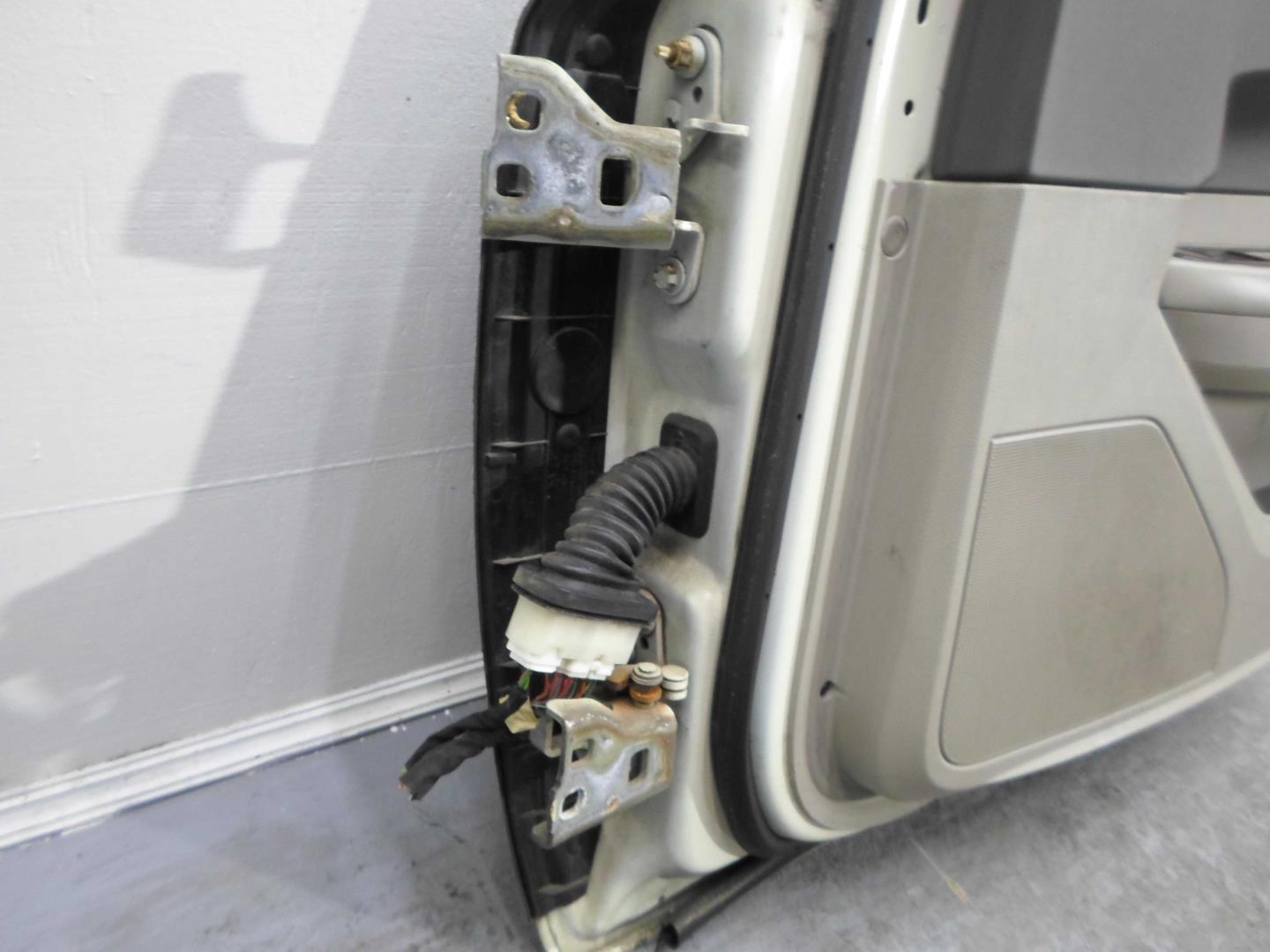 Дверь передняя правая