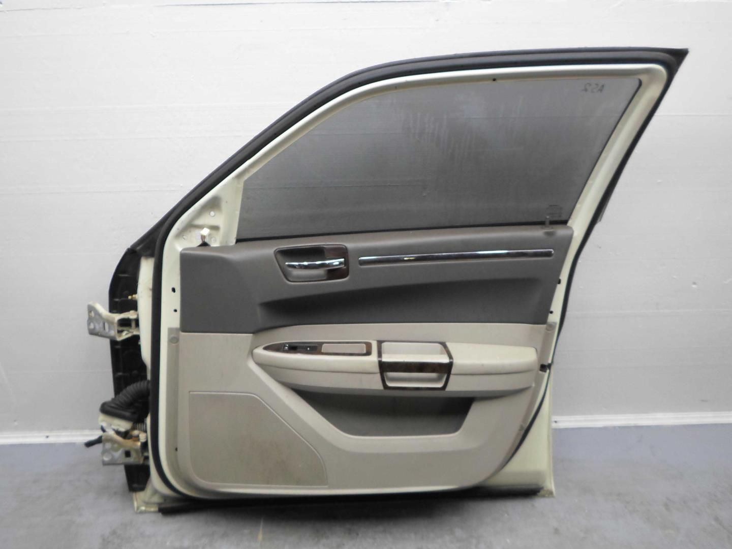 Дверь передняя правая