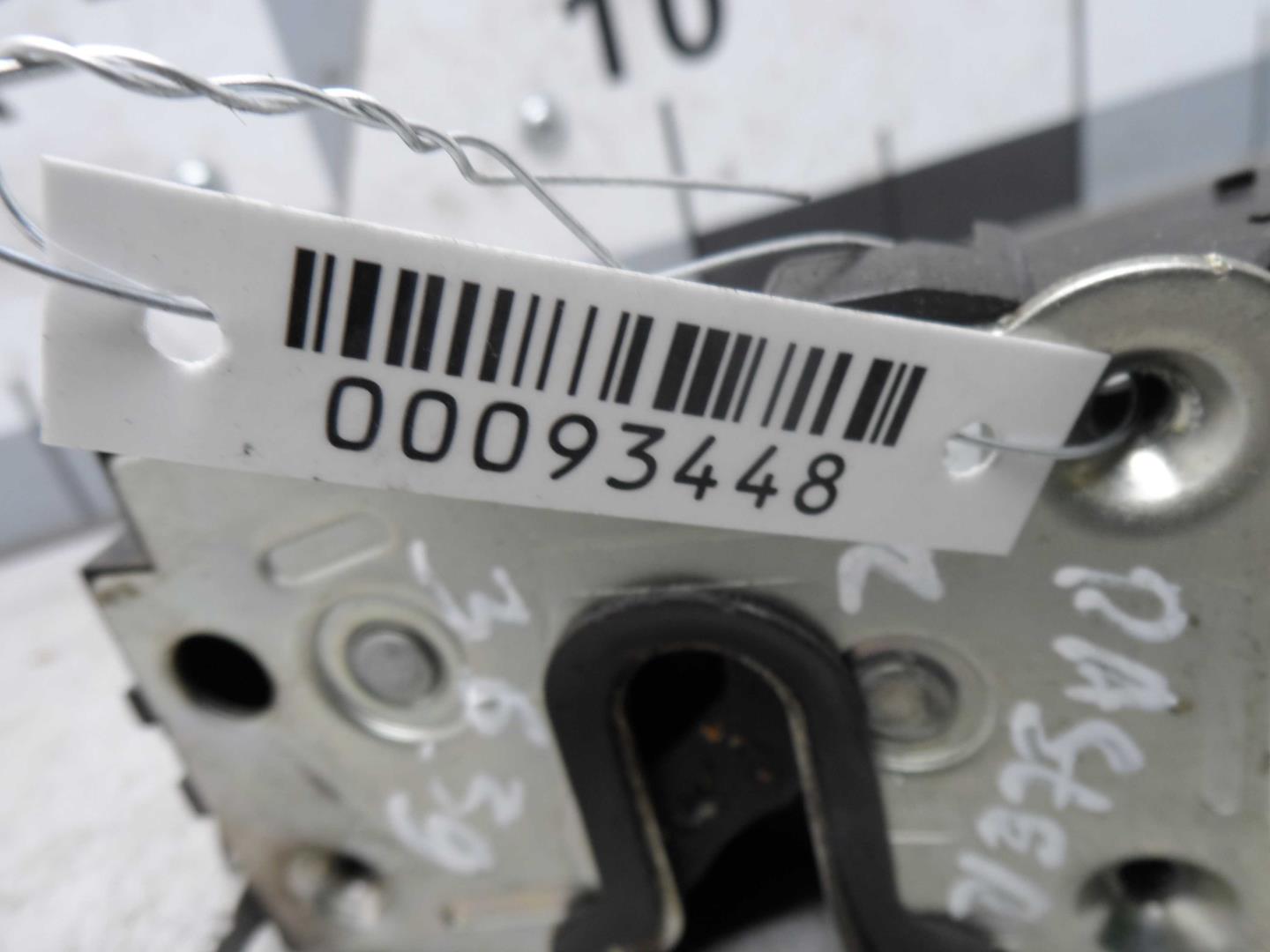 Замок двери задней правой