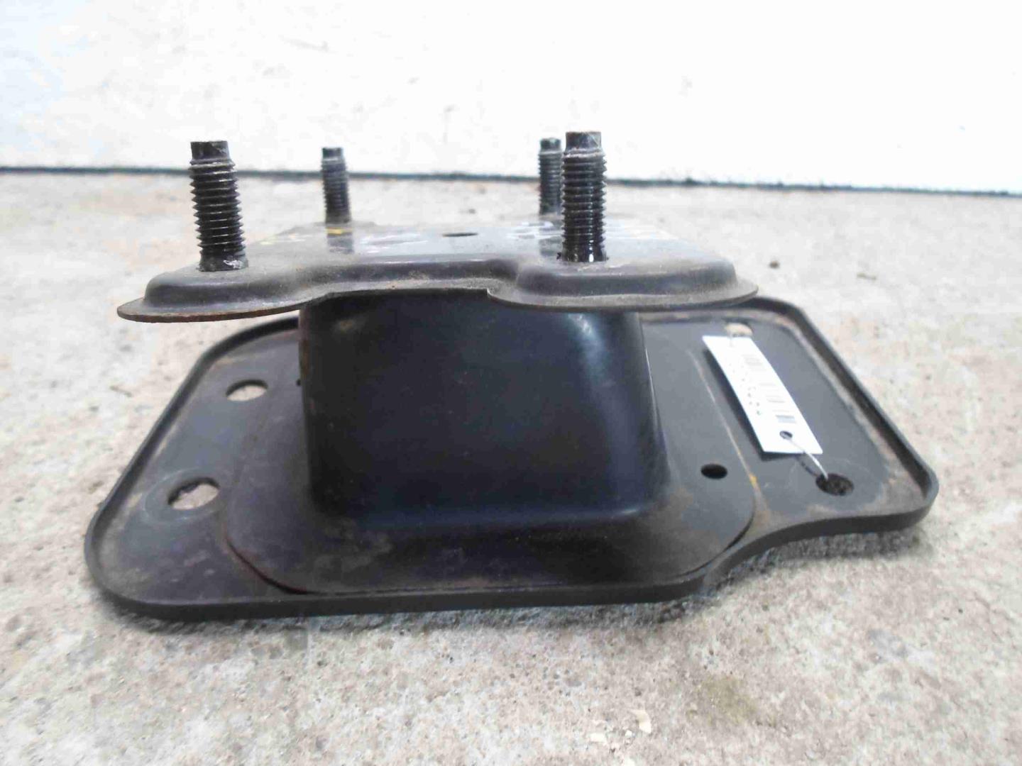 Кронштейн усилителя заднего бампера