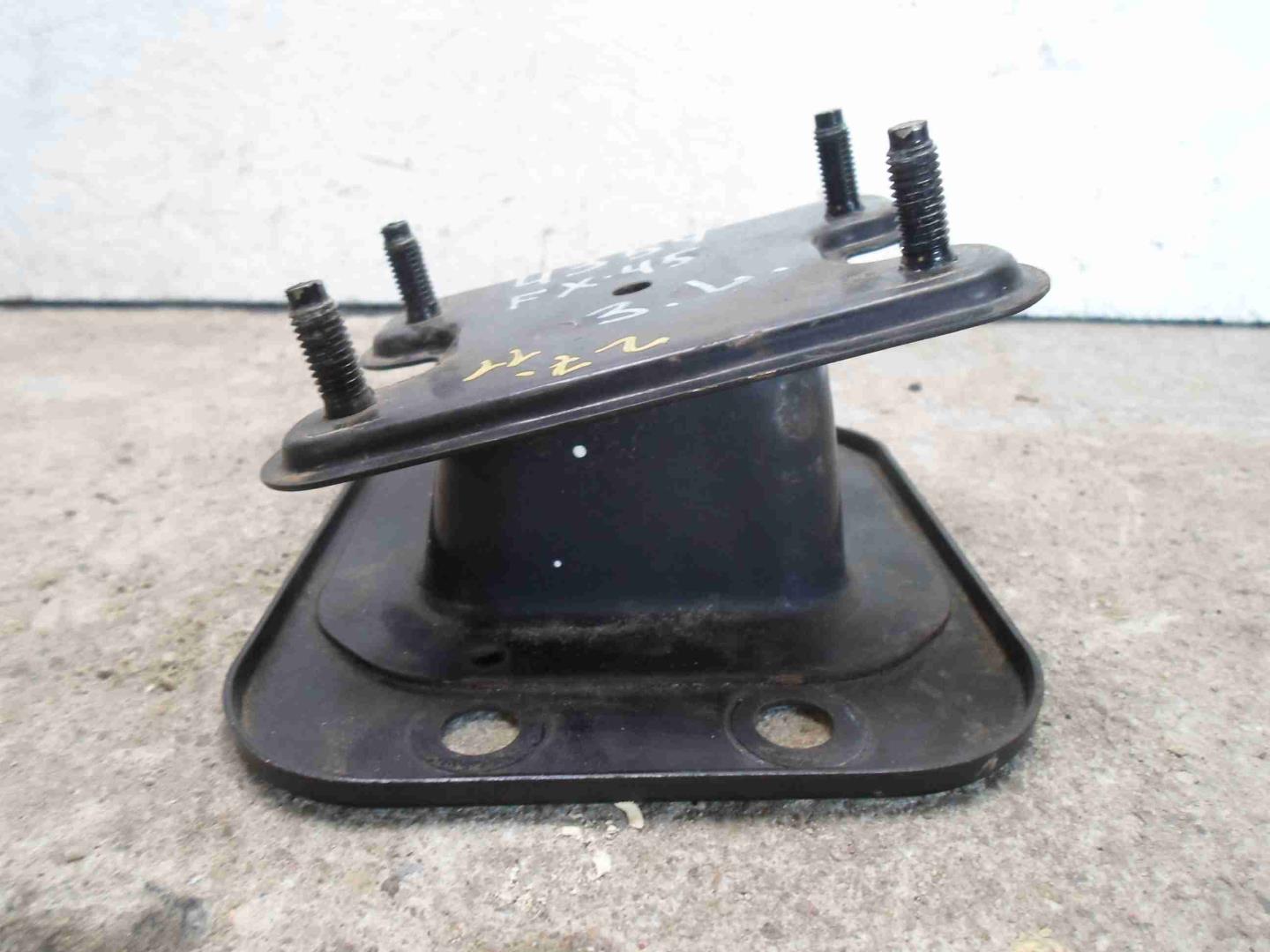 Кронштейн усилителя заднего бампера