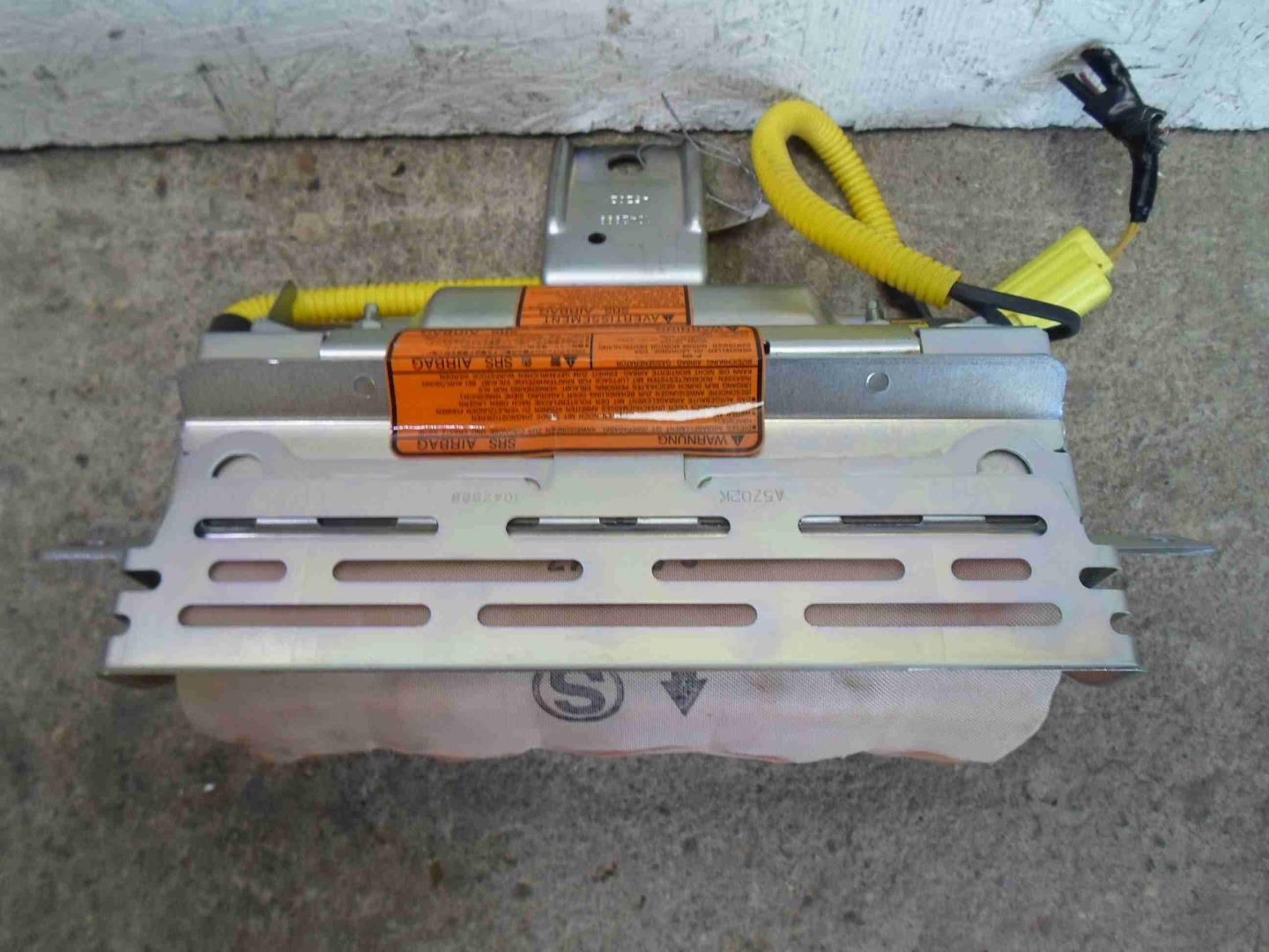 Подушка безопасности пассажирская (в торпедо)