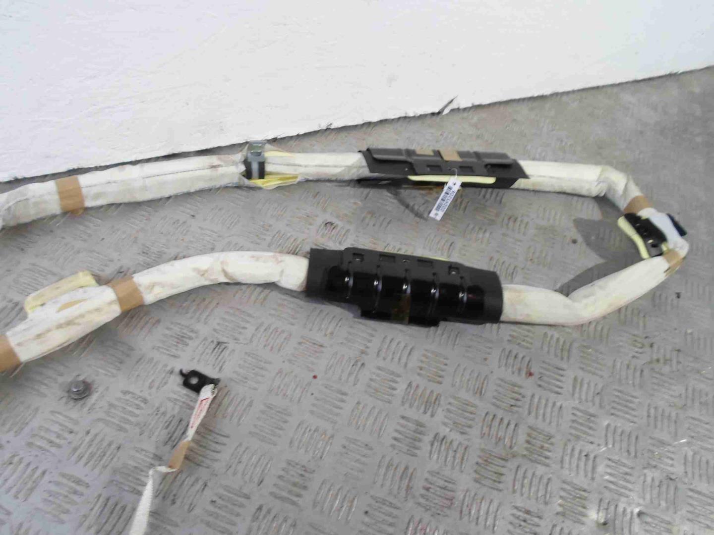 Подушка безопасности боковая (шторка)