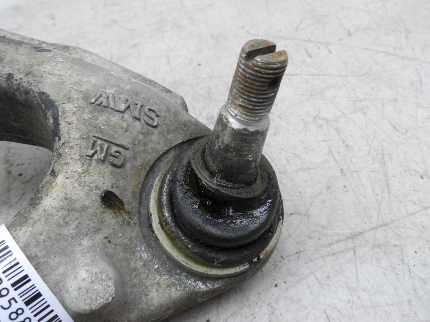 Рычаг передний нижний правый