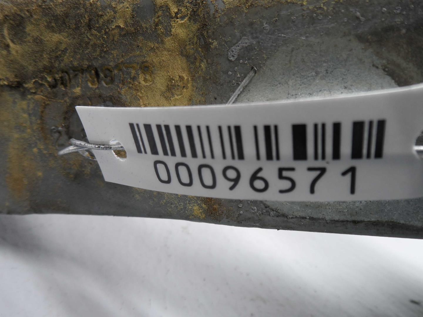 Петля капота левая