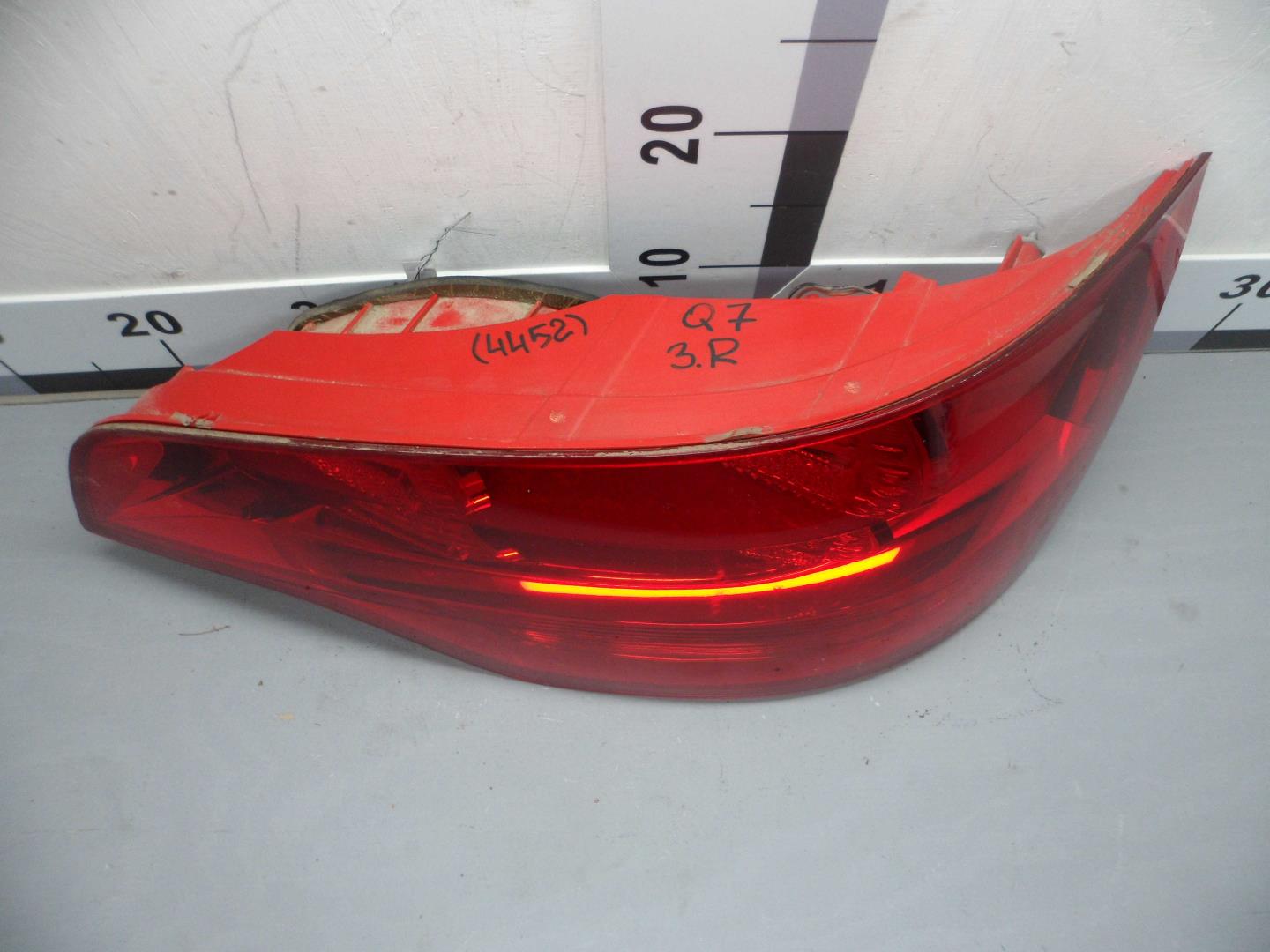 Фонарь задний внутренний правый