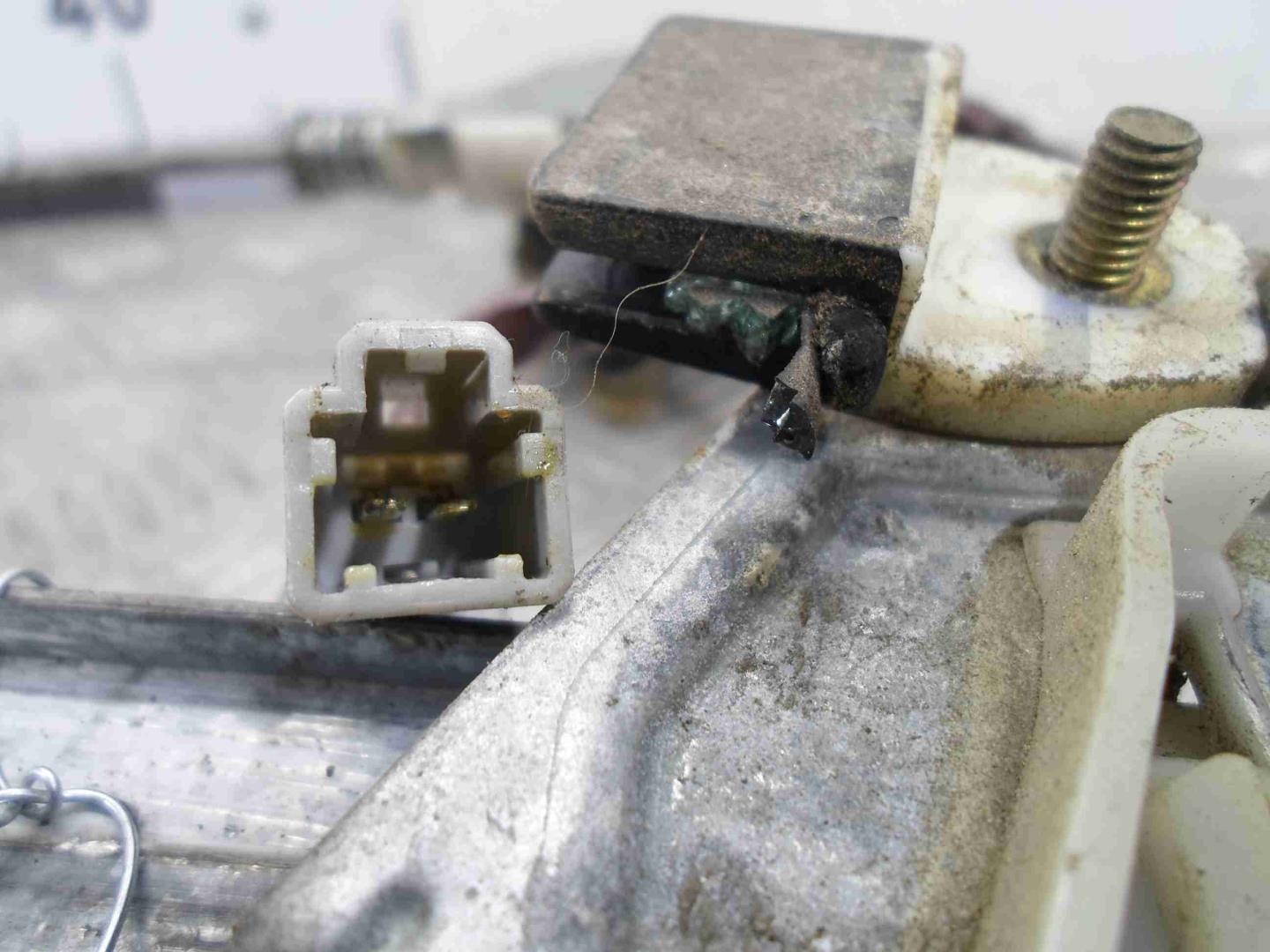 Стеклоподъемник электр. передний правый