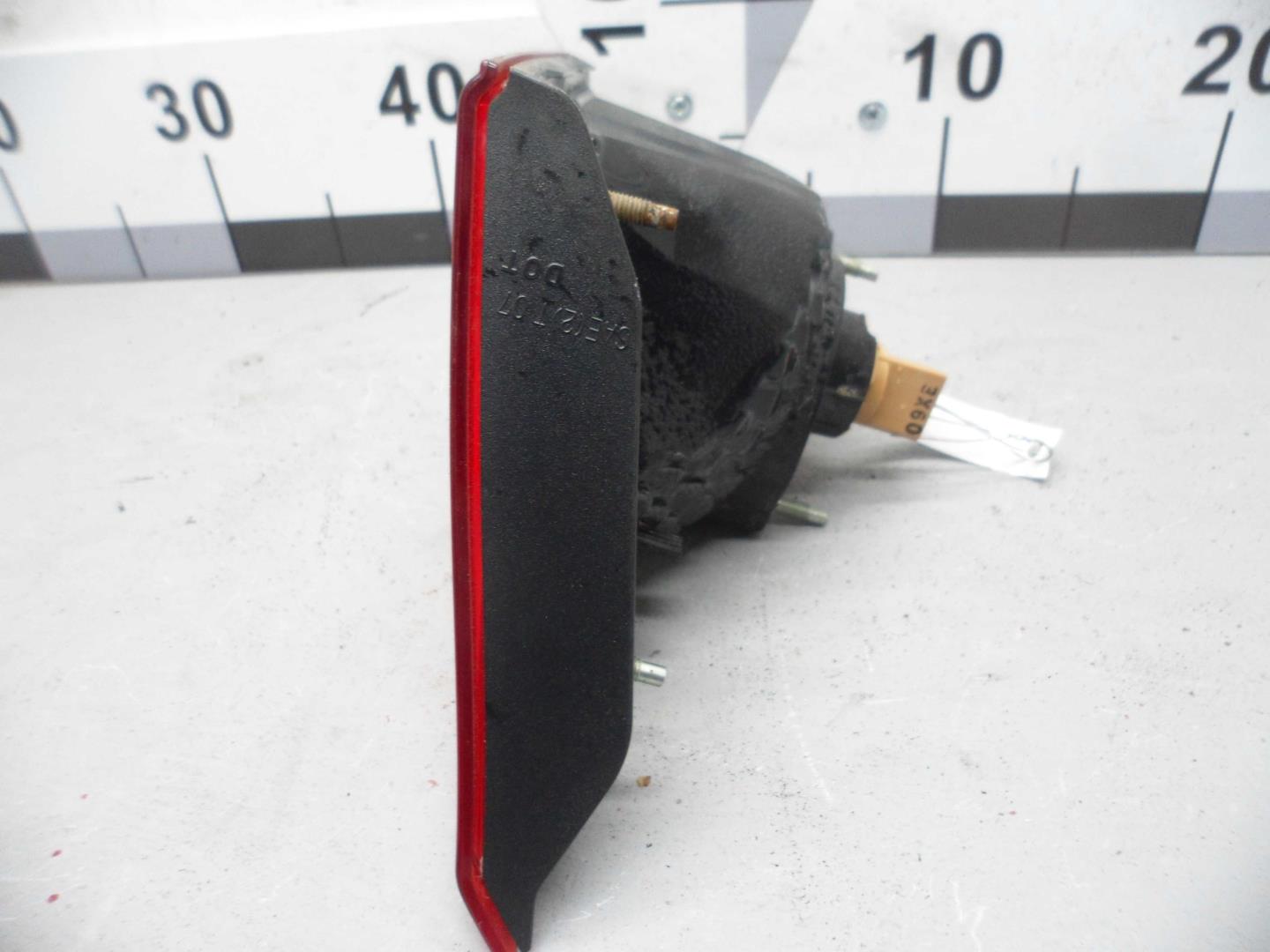 Фонарь задний внутренний левый