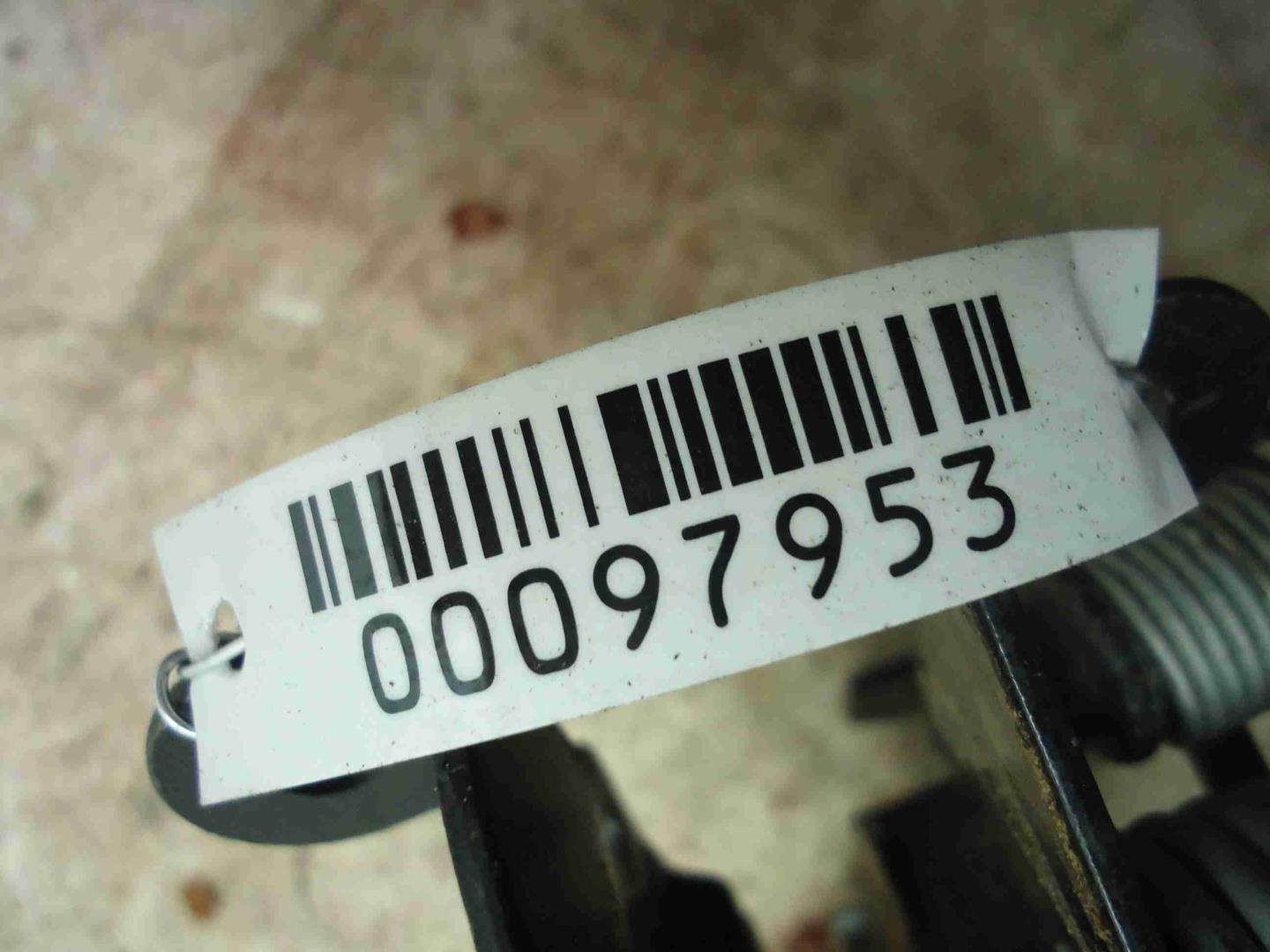 Замок капота