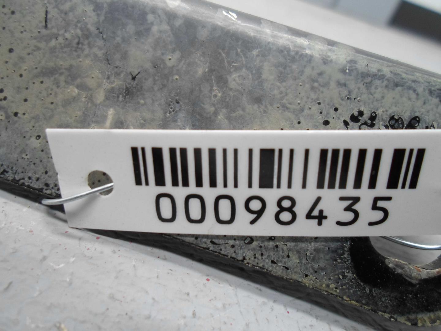 Петля капота левая