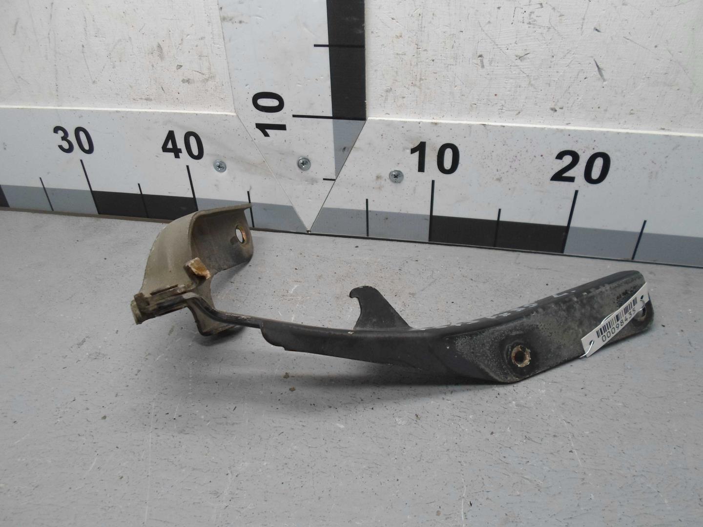 Петля капота левая