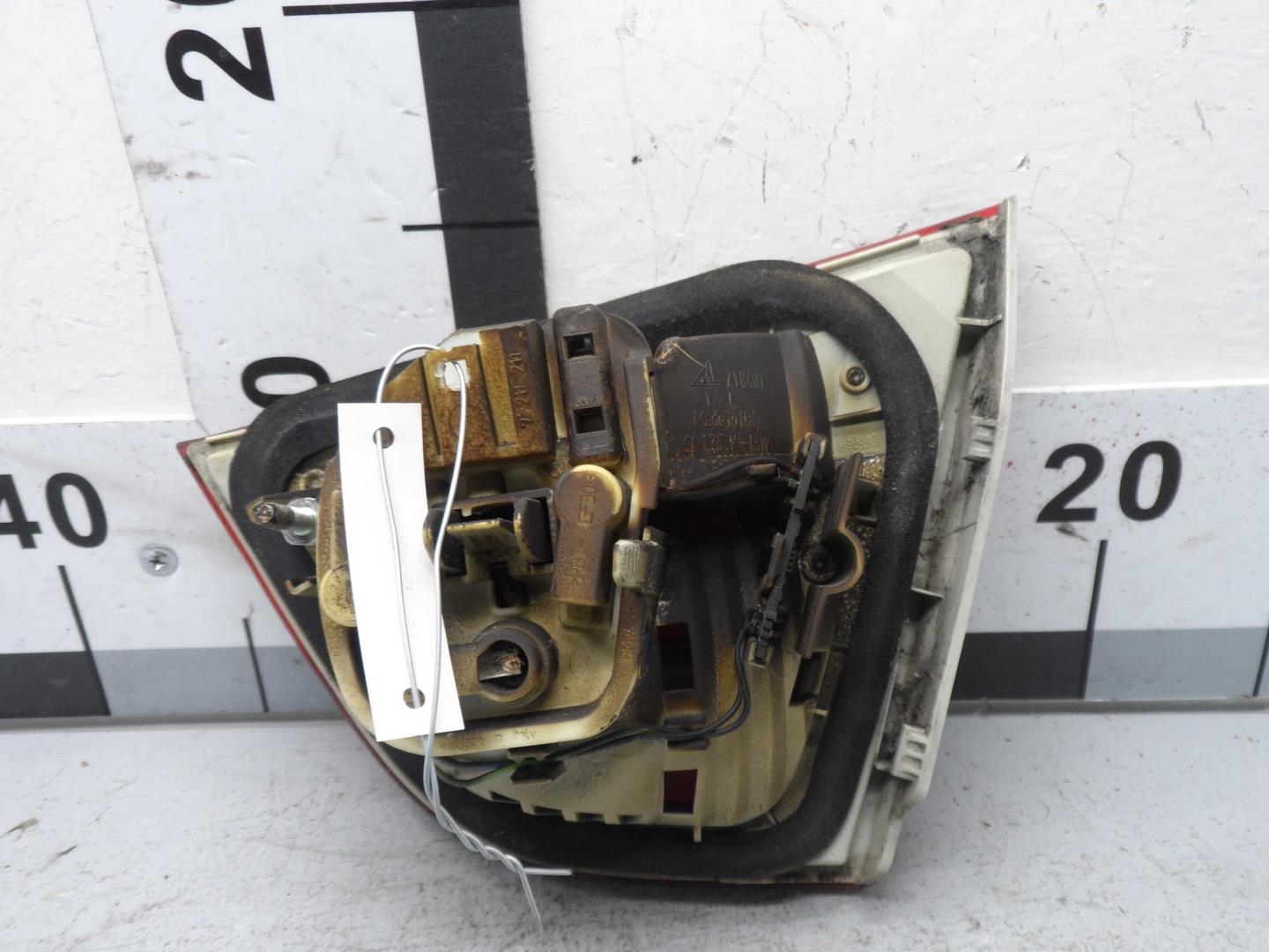 Фонарь задний внутренний левый