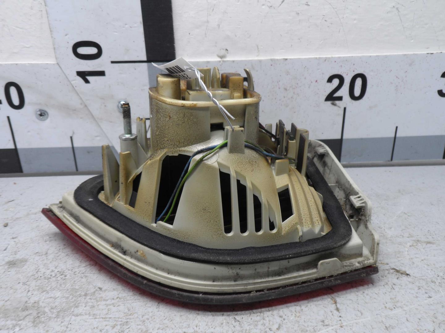 Фонарь задний внутренний левый