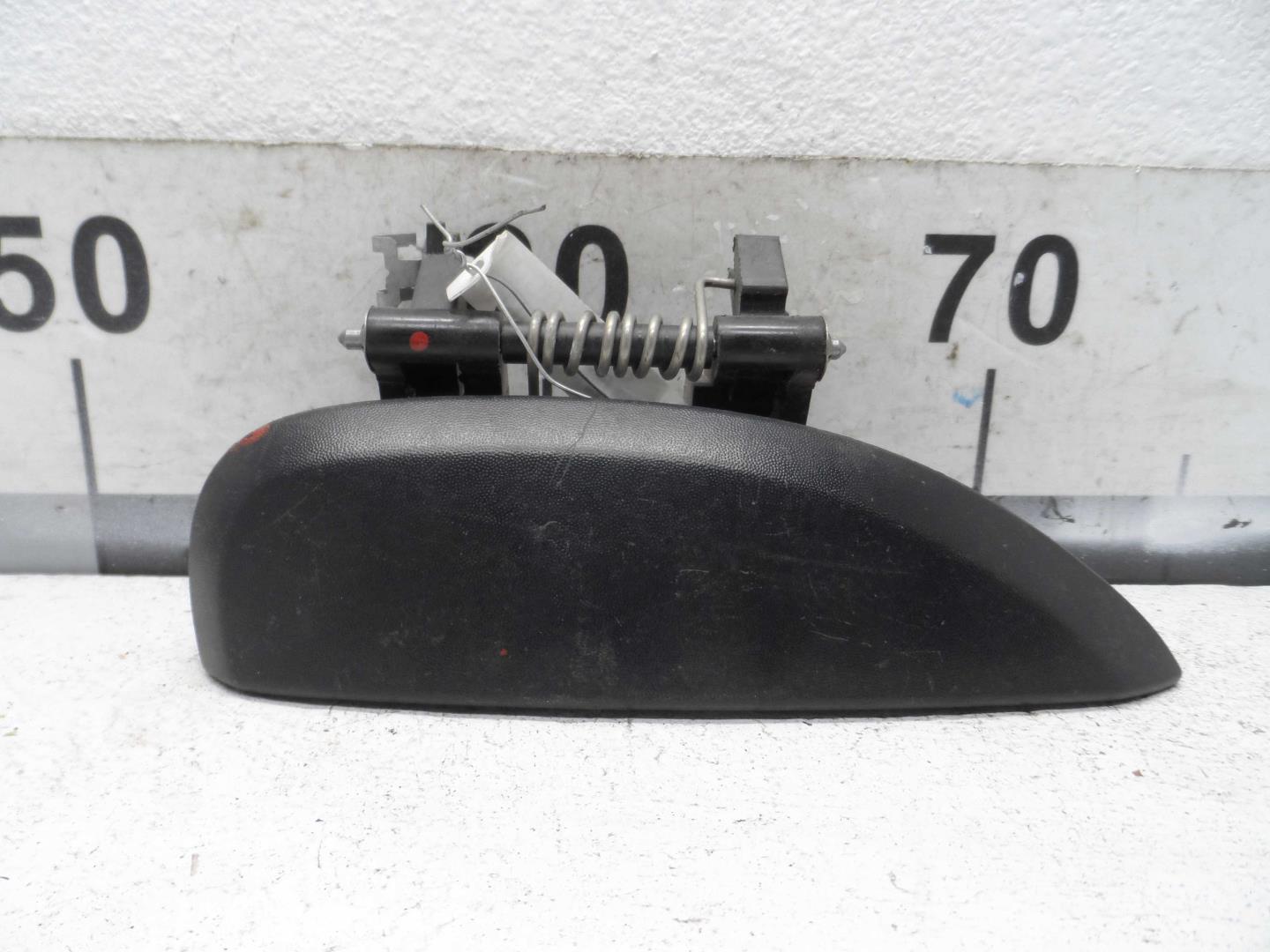 Ручка двери передней наружная правая