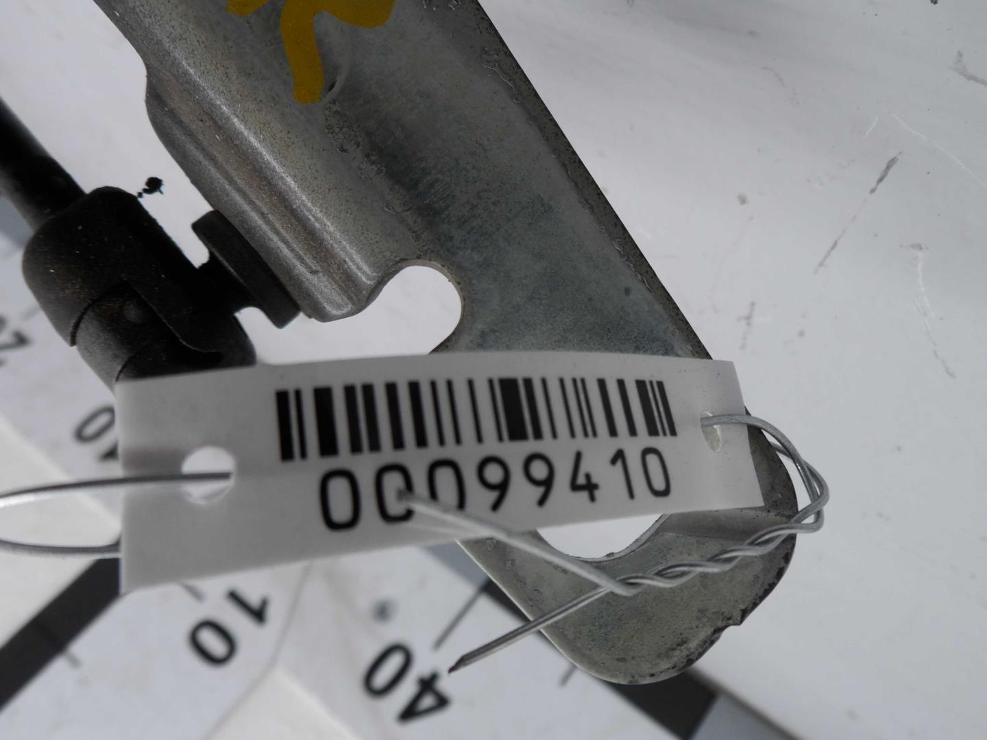 Петля капота правая