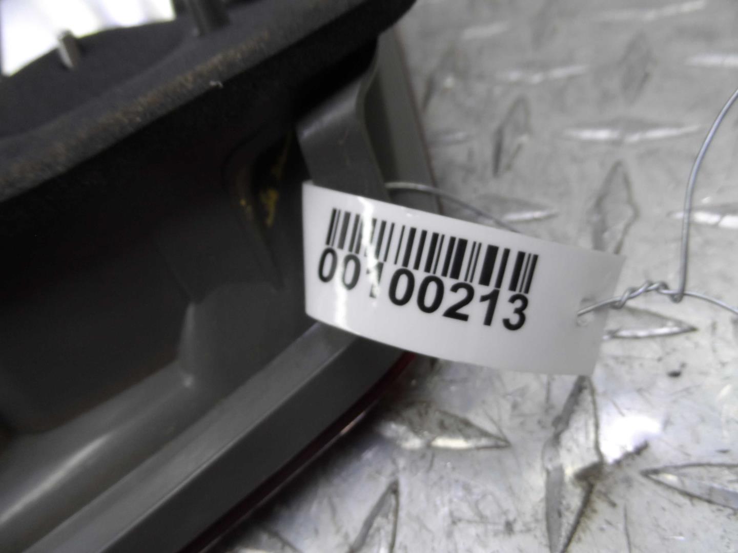 Фонарь задний внутренний правый