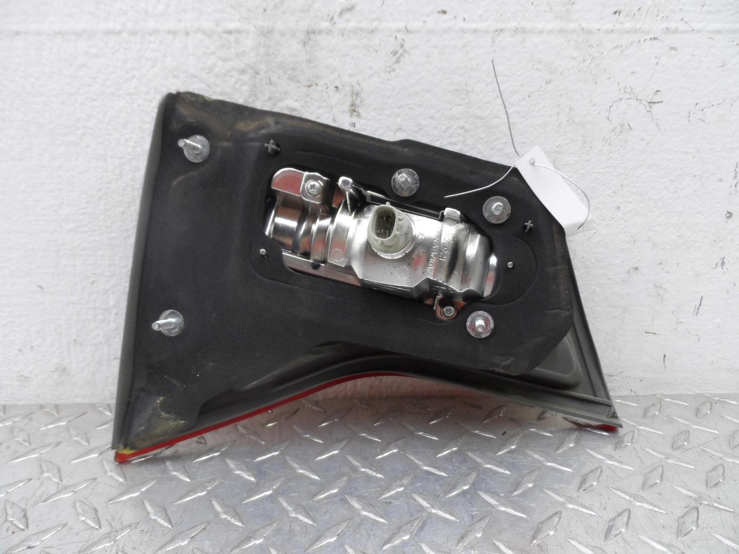 Фонарь задний внутренний правый