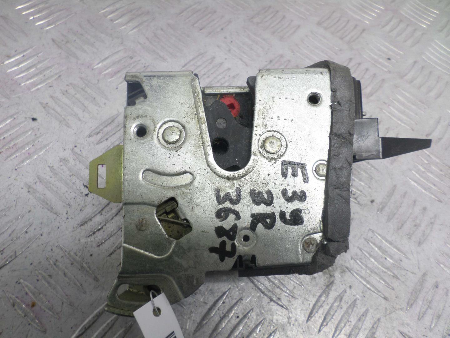 Замок двери задней правой