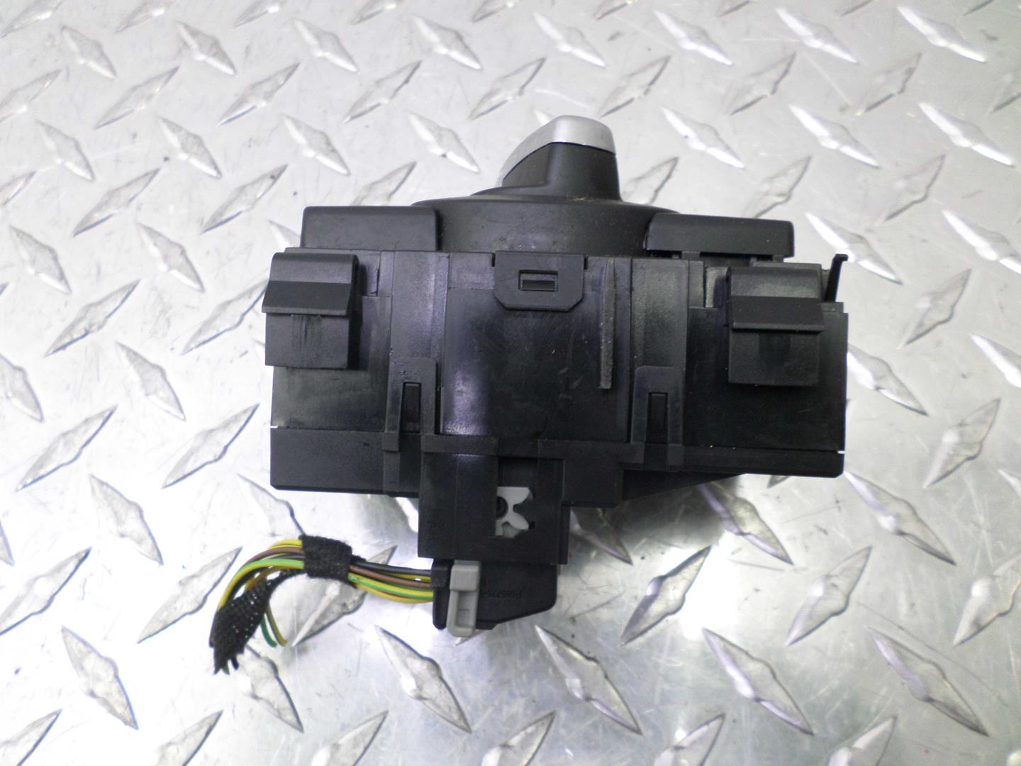 Переключатель света фар