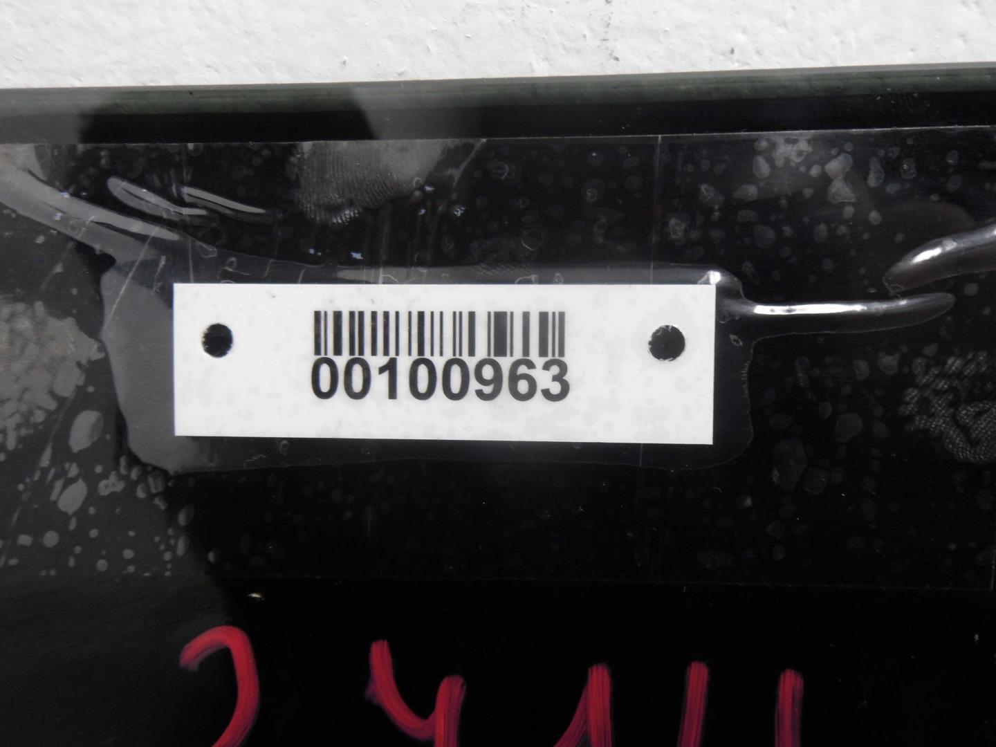 Стекло двери задней правой