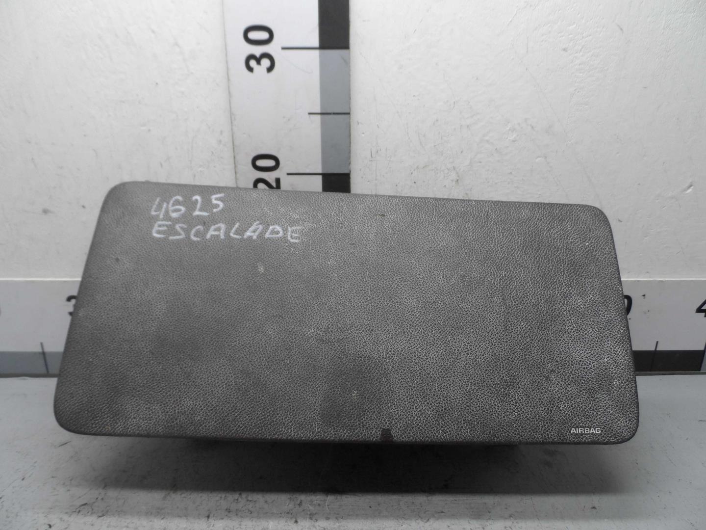 Подушка безопасности пассажирская (в торпедо)