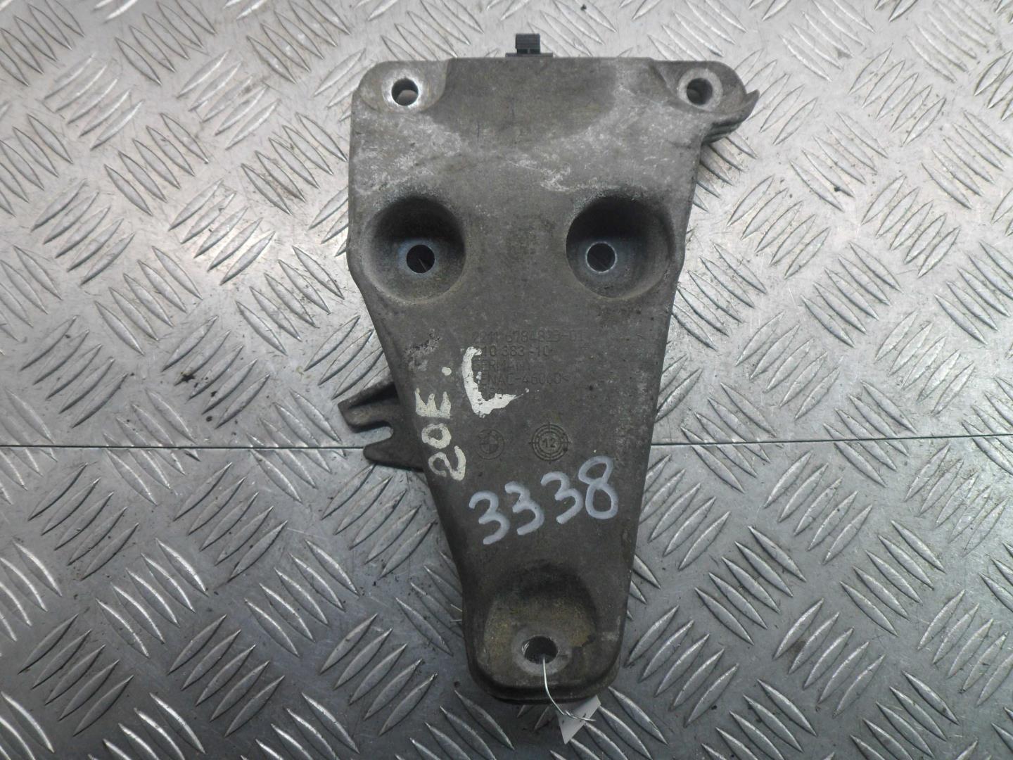 Кронштейн двигателя